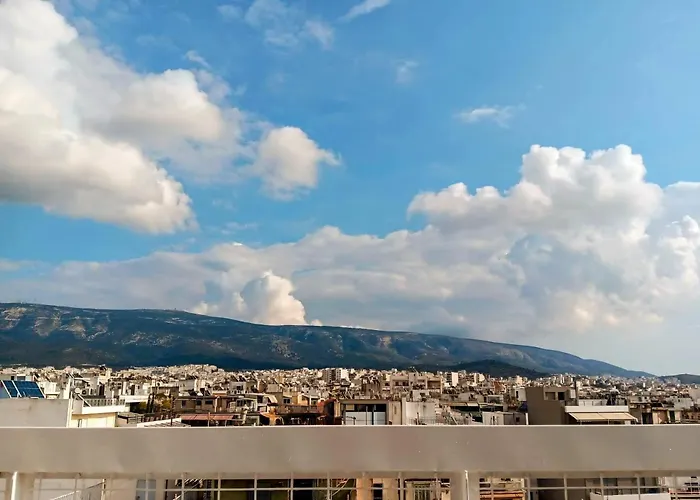 Beautiful And Cosy Rooftop Studio - Fantastic View, Next To Athens Tower